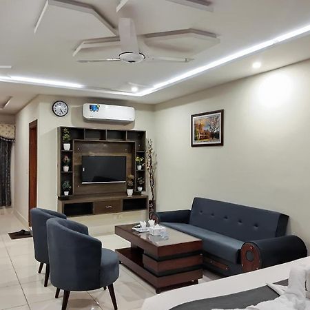 Hotel Crown Inn มุลตาน ภายนอก รูปภาพ