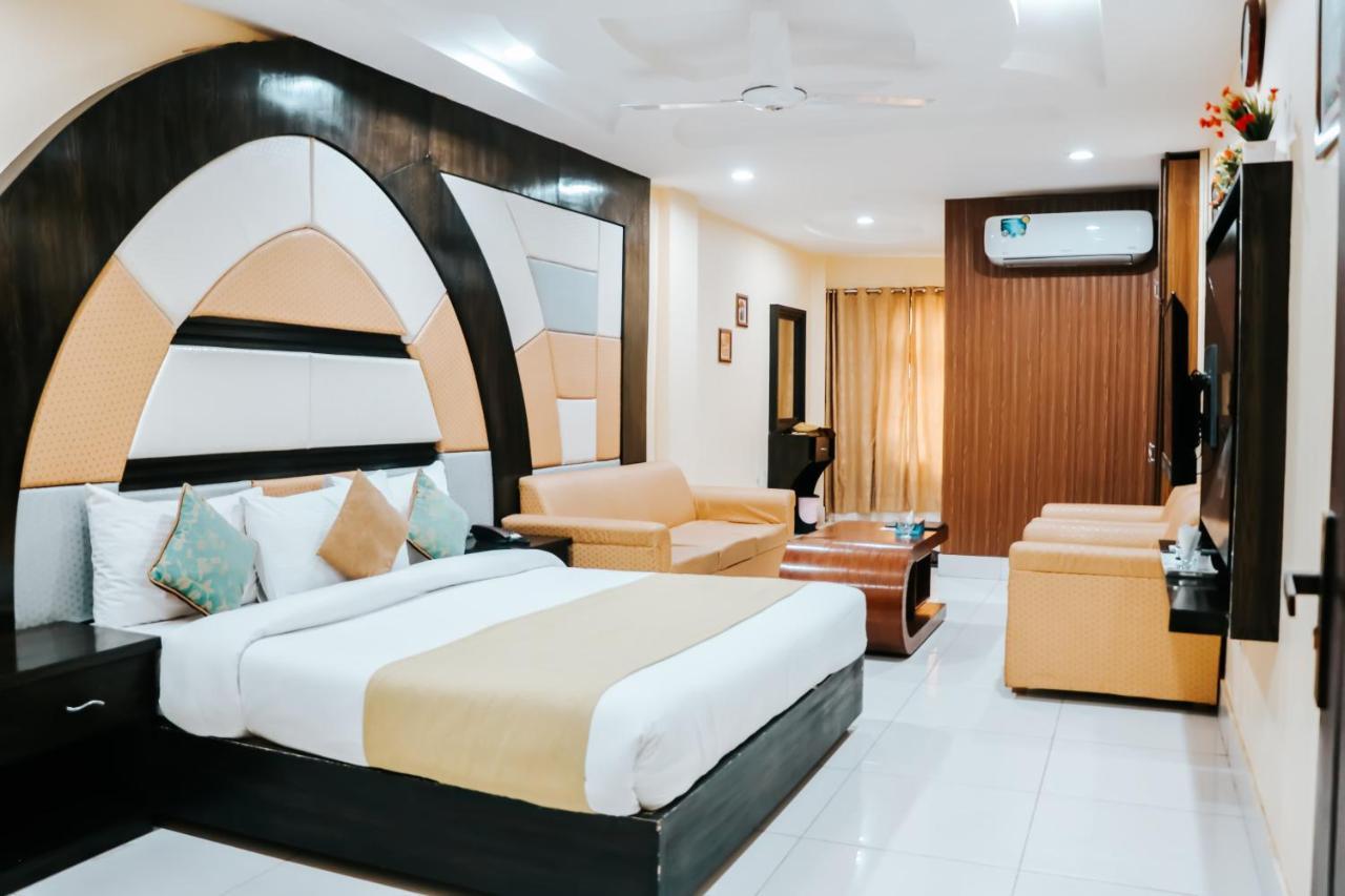 Hotel Crown Inn มุลตาน ภายนอก รูปภาพ