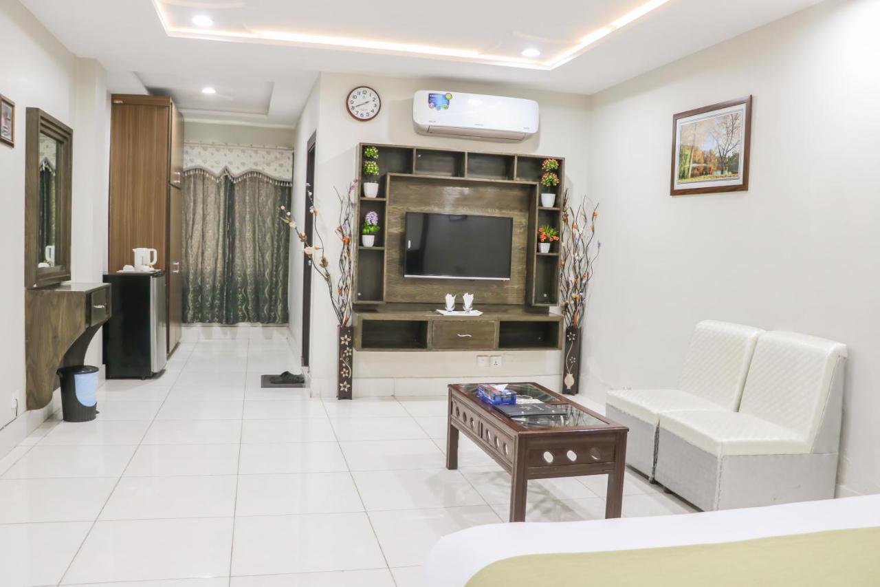 Hotel Crown Inn มุลตาน ภายนอก รูปภาพ