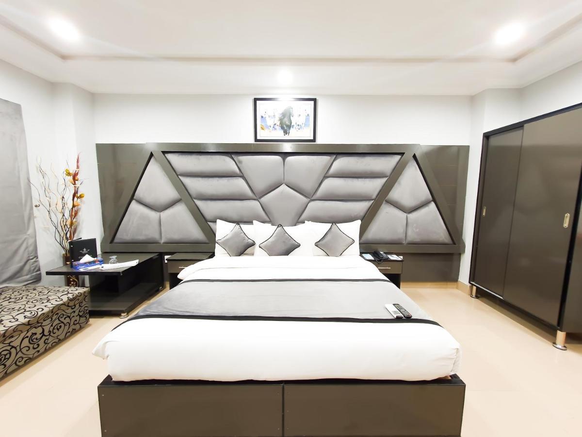 Hotel Crown Inn มุลตาน ภายนอก รูปภาพ