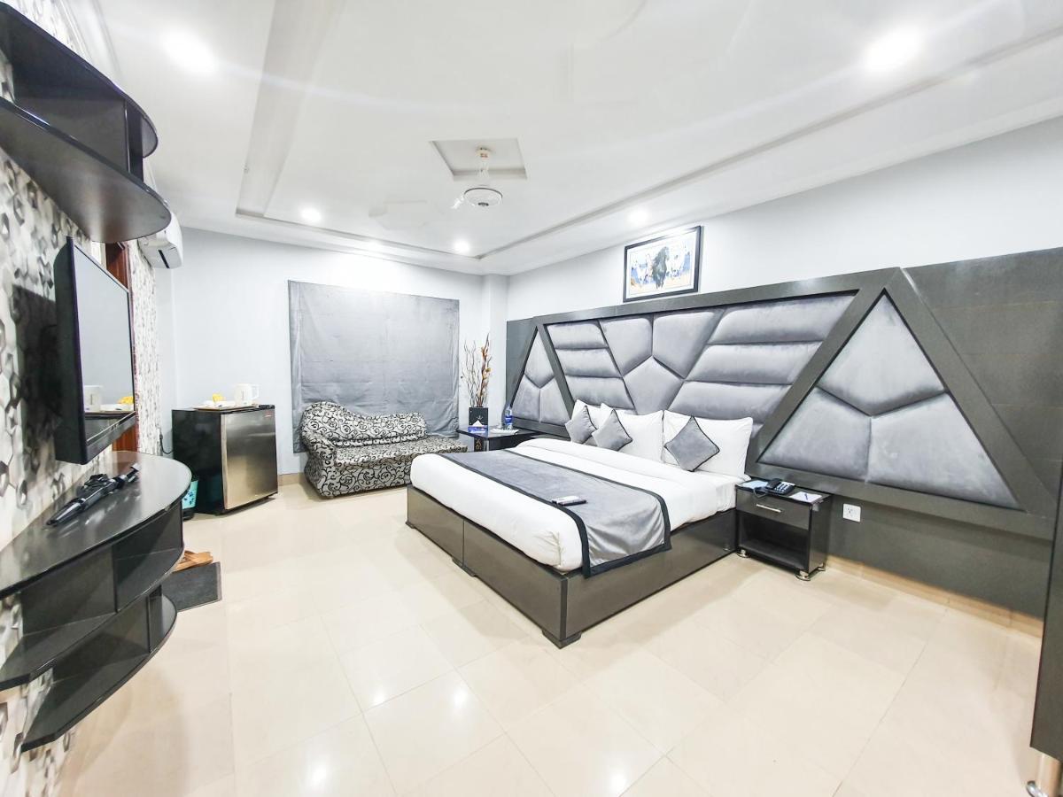 Hotel Crown Inn มุลตาน ภายนอก รูปภาพ