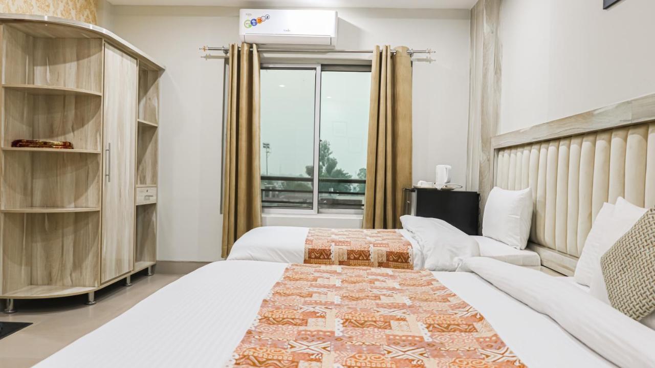 Hotel Crown Inn มุลตาน ภายนอก รูปภาพ
