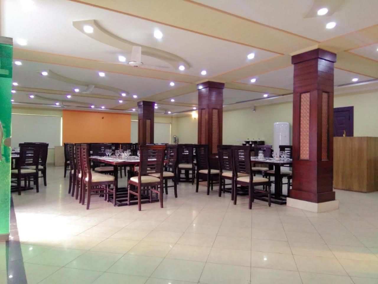 Hotel Crown Inn มุลตาน ภายนอก รูปภาพ