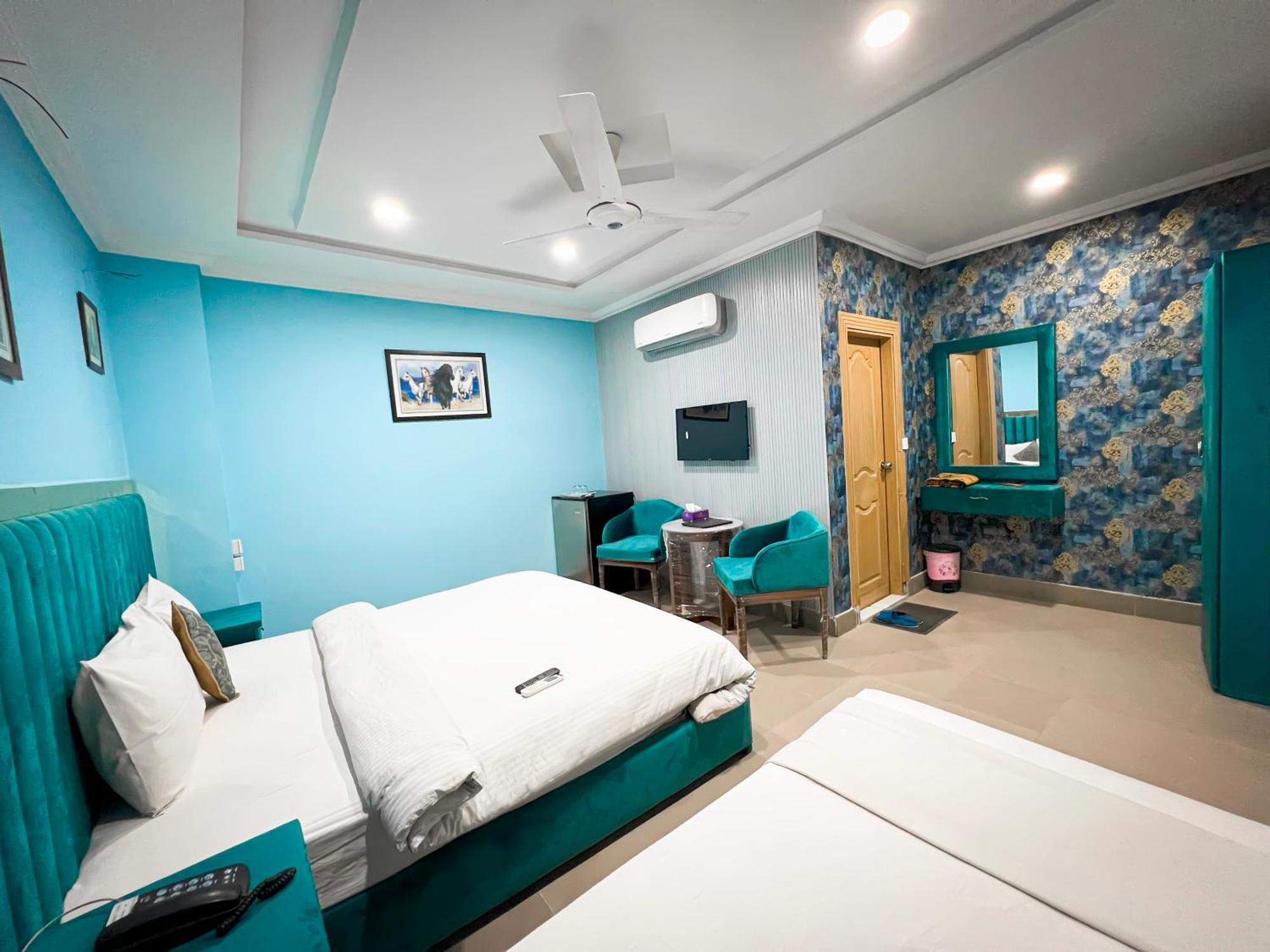 Hotel Crown Inn มุลตาน ภายนอก รูปภาพ