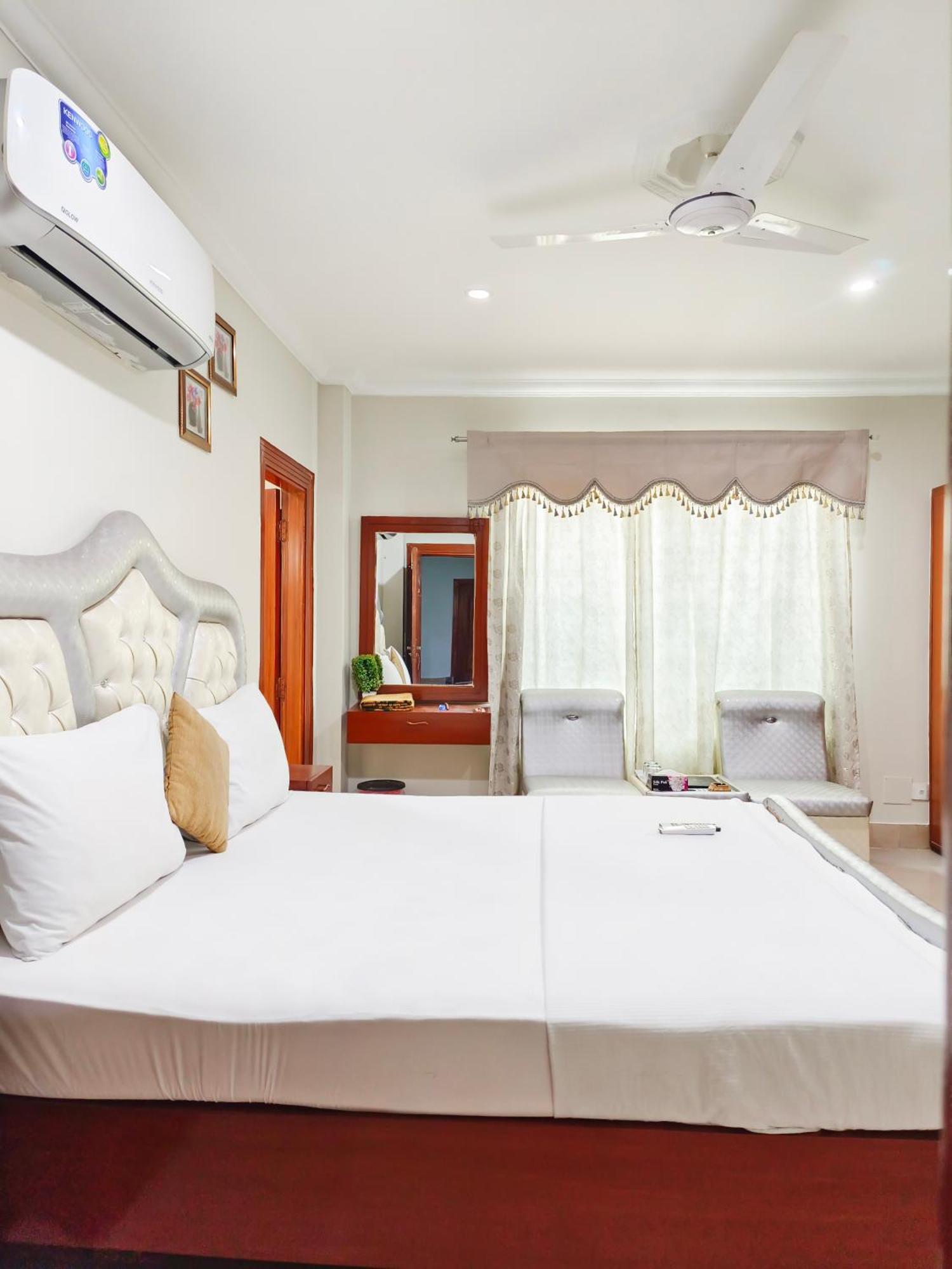 Hotel Crown Inn มุลตาน ภายนอก รูปภาพ