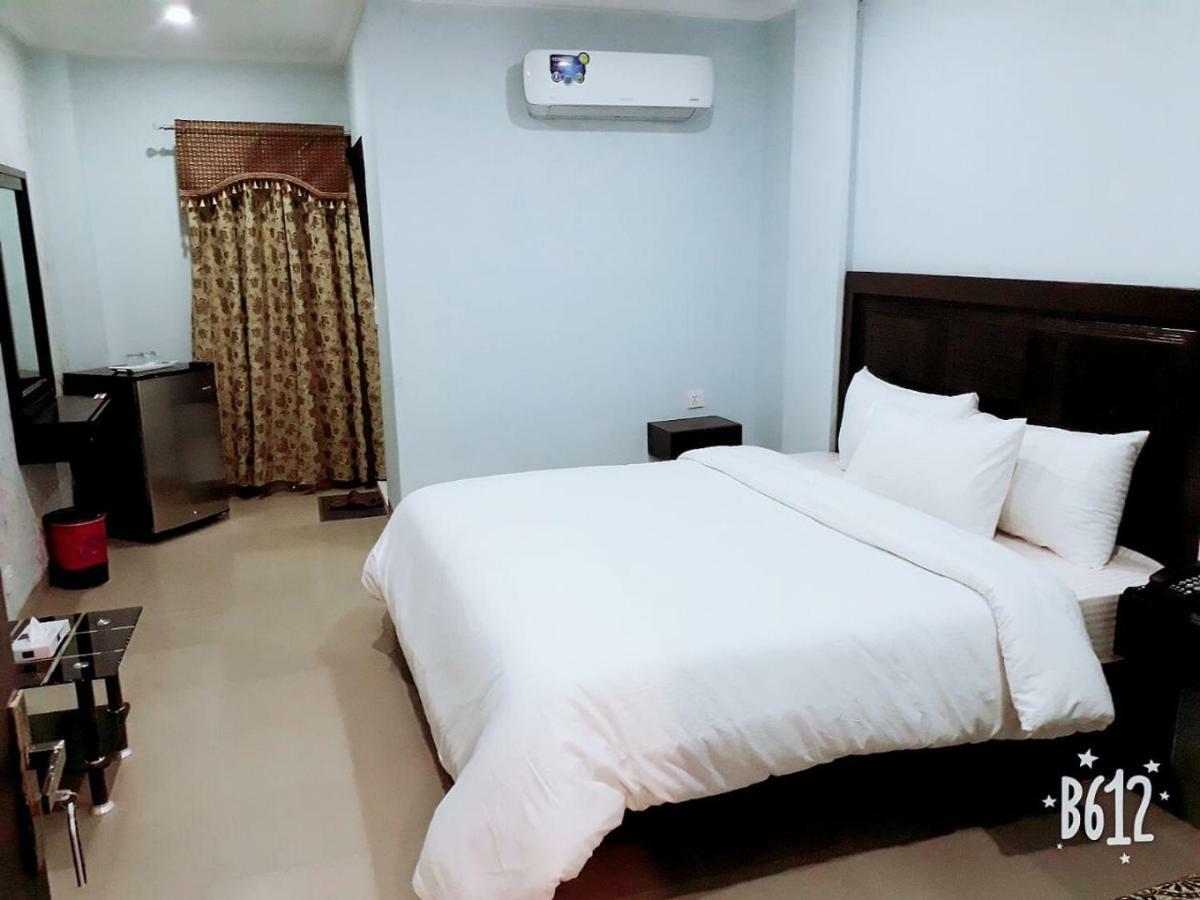 Hotel Crown Inn มุลตาน ภายนอก รูปภาพ