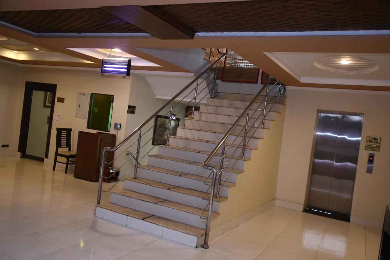 Hotel Crown Inn มุลตาน ภายนอก รูปภาพ